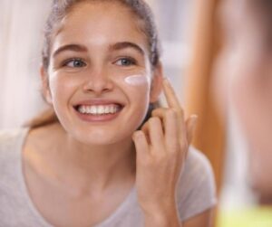 Kem dưỡng cho da khô mùa đông